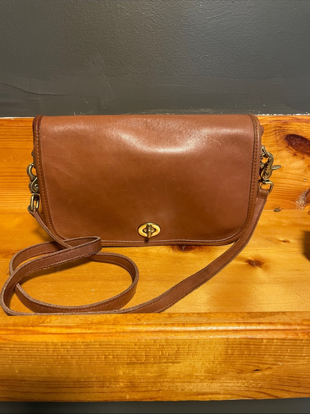 Vintage COACH Tan Brown Leather “Penny Pocket” 9755 Crossbody Bag